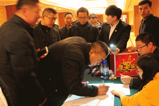 大连壹号娱乐木匠答谢宴现场